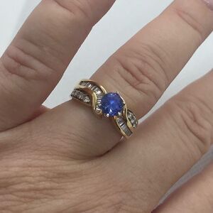 Genuine 14kt yellow gold diamond and tanzanite ring size 8